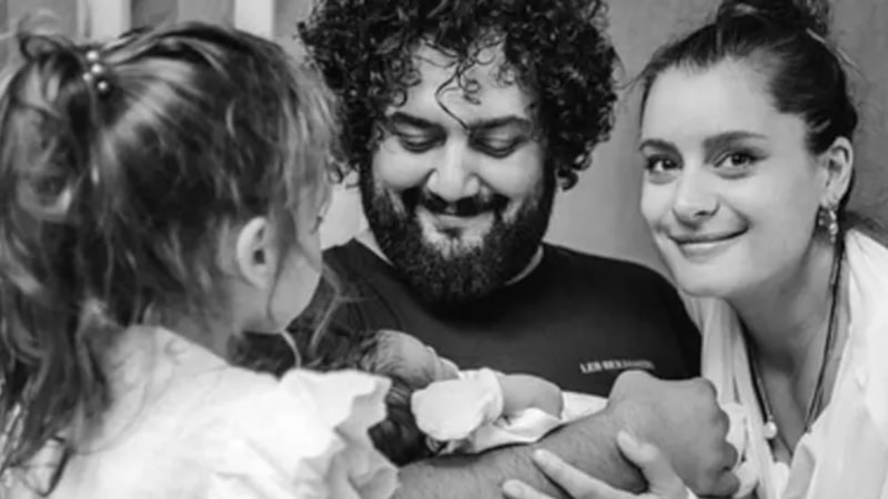 İki çocuk annesi Atiye, 3 aylık kızının yüzünü ilk kez gösterdi! Beğeni yağdı