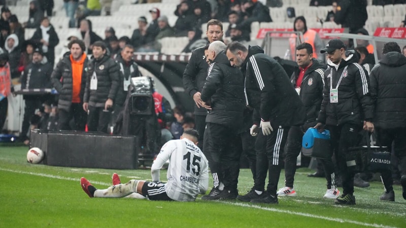 Alex Oxlade-Chamberlain'in lisansı donduruluyor