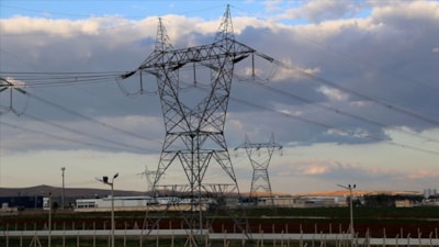 Deprem bölgesindeki dağıtım lisans sahibi şirketlerin avans ödemeleri ertelendi