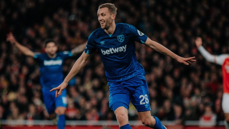 Arsenal'a zirve yarışında West Ham darbesi