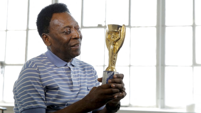 Efsane isim Pele, vefatının ilk yılında anılıyor