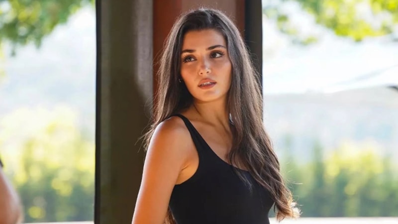 Hande Erçel yeni imajıyla paylaşım yapmaya doymuyor! Bu sefer dinlenirken koydu