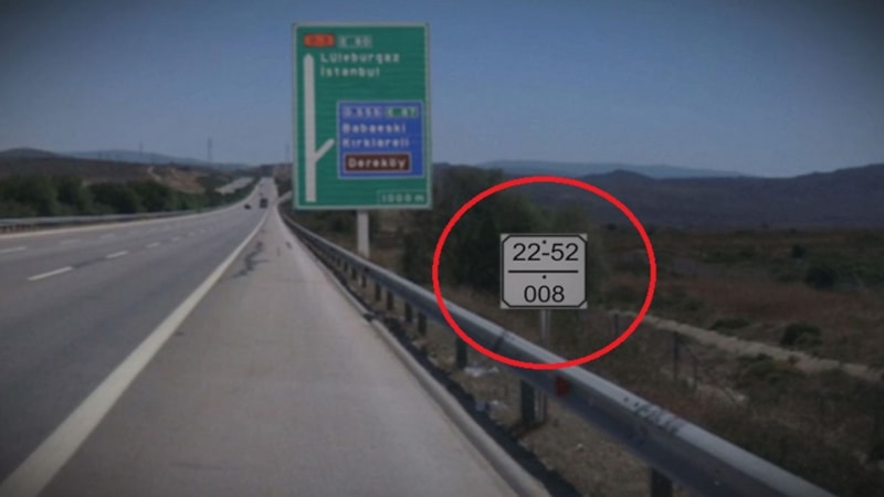 Yol kenarındaki beyaz levha bakın ne işe yarıyor