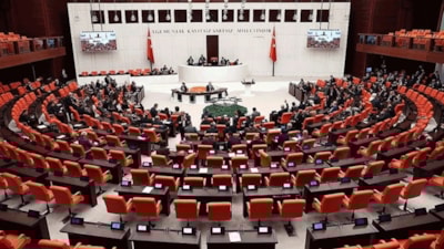 TBMM'ye bu yılda şaşırtan başvurular gelmeye devam etti: Evlilikte 25 yılını tamamlayan kadınlar emekli olsun