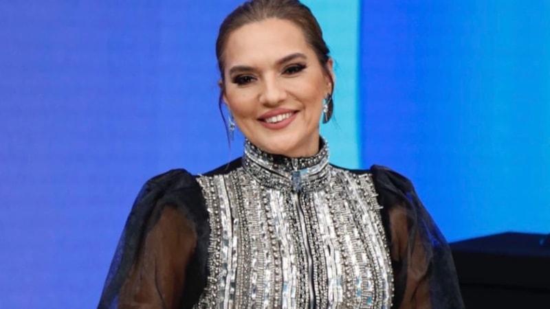 Demet Akalın hayranlarını korkuttu! Ameliyattan sonra son halini paylaştı...