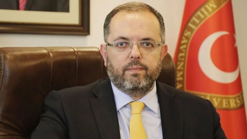 Tarihçi Erhan Afyoncu'dan hilafet bayrağı tartışmalarıyla ilgili açıklama! 'Öyle bir bayrak yok'