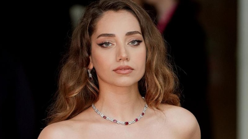 Kızılcık Şerbeti'nin Görkem'i Özge Özacar tesettürlü haliyle mest etti 