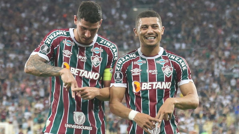 4 büyükler istiyordu! Başarılı stoper Rusya'yı tercih etti