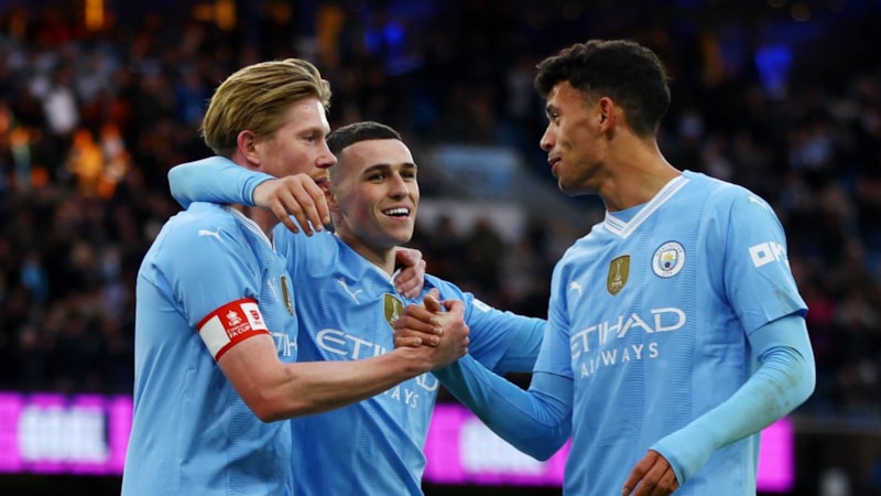 Manchester City, Huddersfield karşısında sürprize izin vermedi