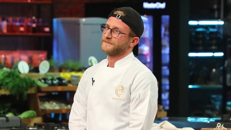 Finalde bayılmıştı! MasterChef Tahsin'den Esra'ya tebrik! İşte böyle kutladı...