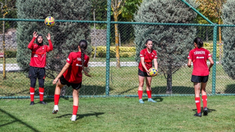 Geleceğin 33 yıldız futbolcu adayı belli oldu