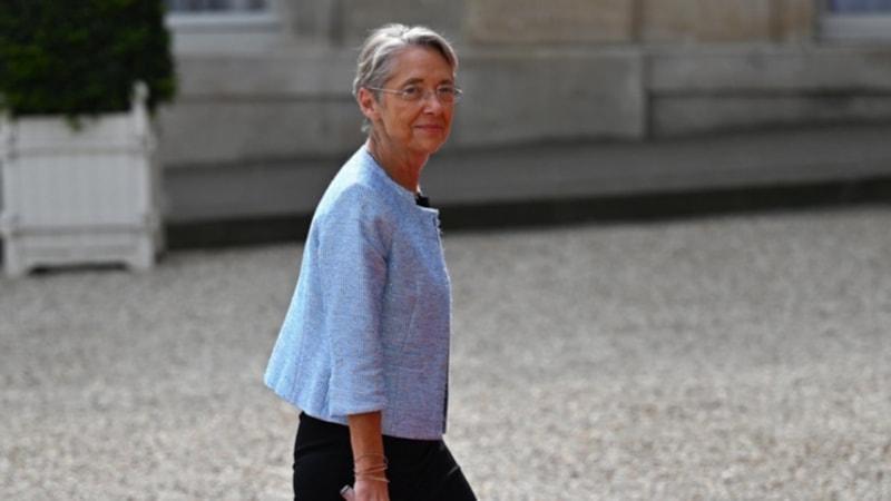 Fransa Başbakanı Elisabeth Borne istifa etti