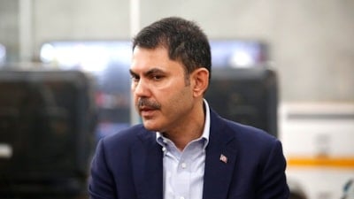 Murat Kurum, saldırıya uğrayan Fatih Camii İmamı Galip Usta'yı ziyaret etti
