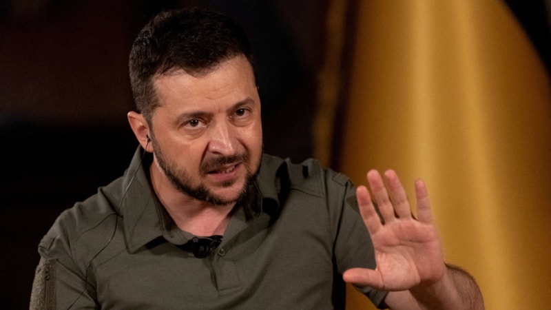 Ukrayna Devlet Başkanı Zelensky: Rusya'nın savunma sanayisi yavaşlıyor