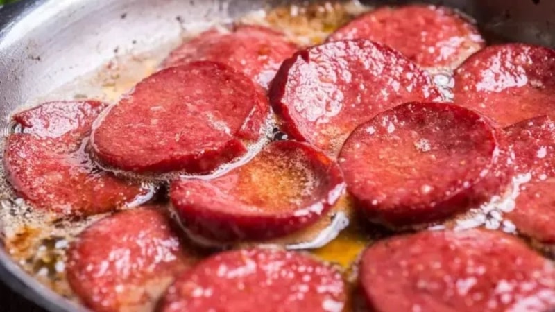 Nefis ötesi yöntem! Meğer sucuk asıl böyle pişiyormuş...