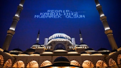 Regaip Kandili yurt genelinde dualarla idrak edildi