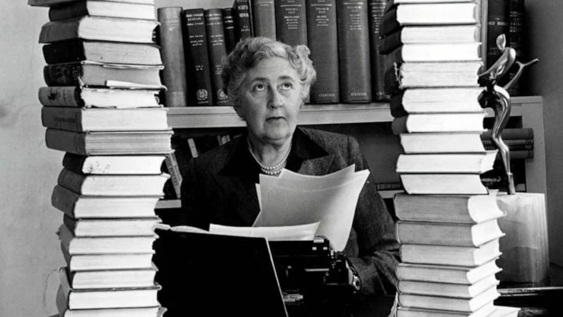 Sırlarıyla ölen, gizemli romanların yazarı olan Agatha Christie'nin 50'nci ölüm yılı