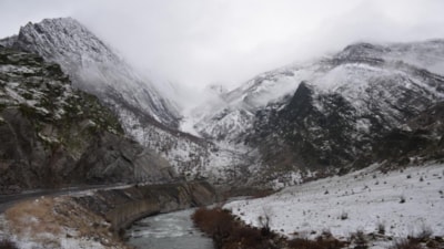 Şırnak kara teslim! Beytüşşebap'ın yüksek bölgesinde çığ...