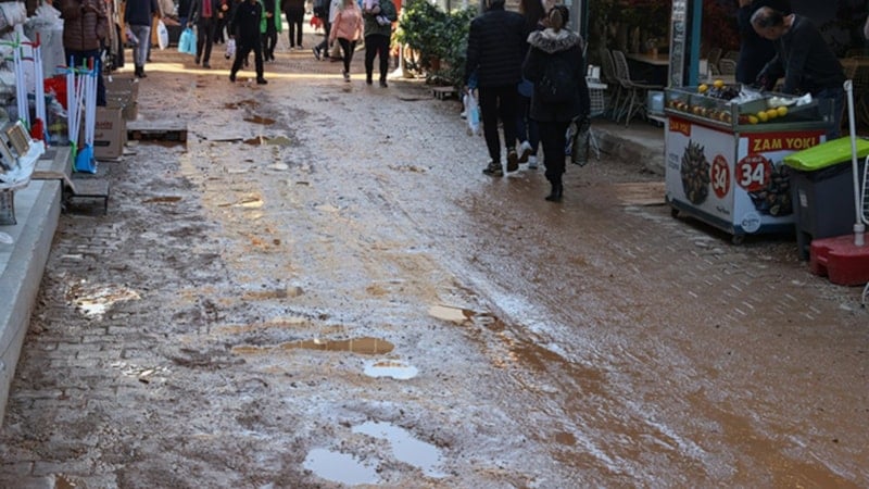 İzmir'de altyapı yenileme çalışmasında ortaya çıkan gerçek! 19. yüzyıldan beri hiç ellenmemiş