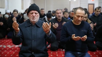 Türkiye şehitler için ellerini semaya açtı: Yurdun dört bir yanında sabah namazı...