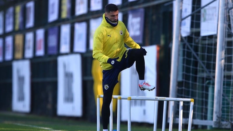 Fenerbahçe'de Rade Krunic, ilk idmanına çıktı