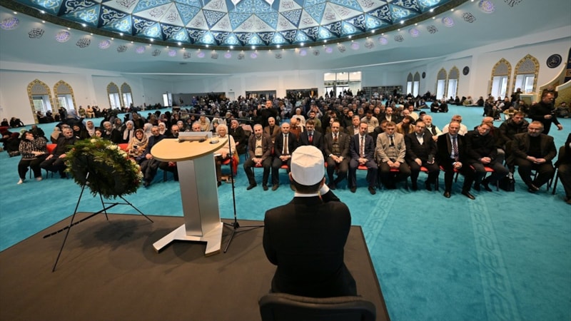 Almanya'da DİTİB Essen Merkez Camisi ibadete açıldı