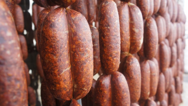 Bakterili çıktı! O Türk markası sucuklar geri toplatılıyor...