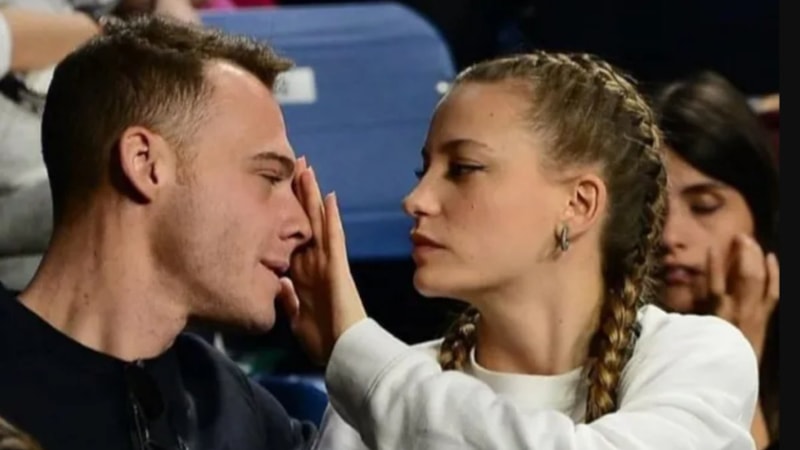 Kerem Bürsin, Serenay Sarıkaya iddiasına cevap verdi: 