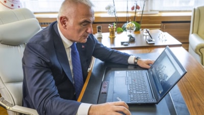 Mehmet Nuri Ersoy, yılın kareleri oylamasına katıldı