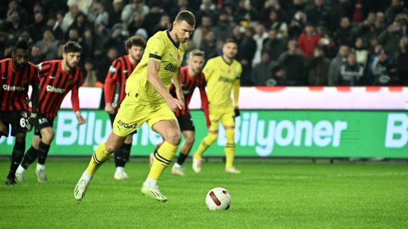 Fenerbahçe penaltıcı arıyor! 3 aday var