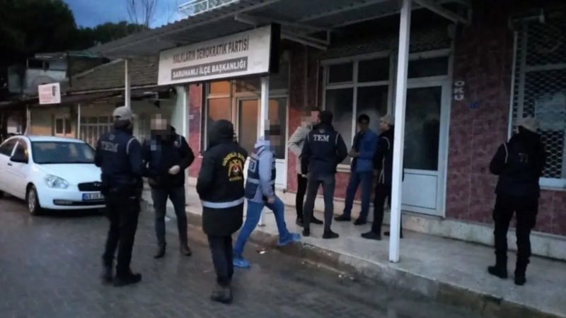 Manisa'da DEM Parti binasına terör operasyonu: 7 gözaltı
