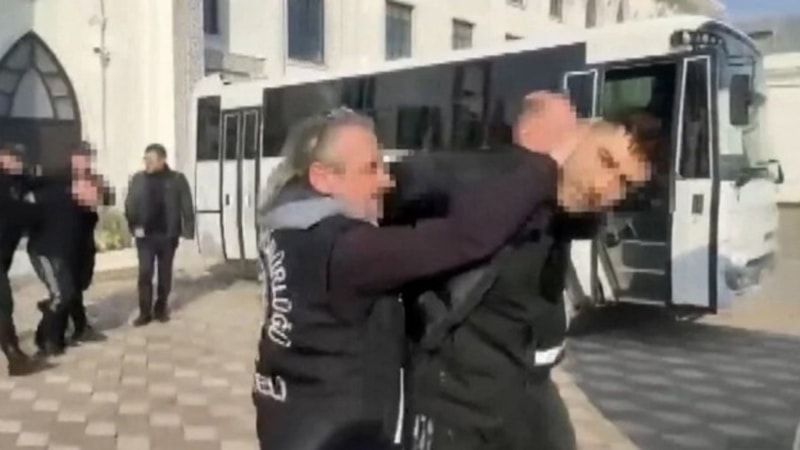 Kocaeli'de aracıyla çarptığı polisin ölümüne neden olan sanık, müebbet hapis cezası aldı