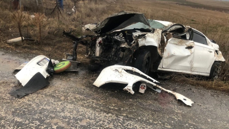 Denizli'de ehliyetsiz sürücünün kullandığı otomobil şarampole devrildi: 1 ölü, 1 yaralı