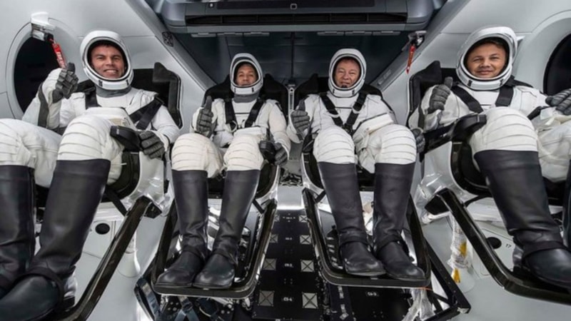 Alper Gezeravcı yerçekimsiz ortamda bakın ilk ne yaptı...