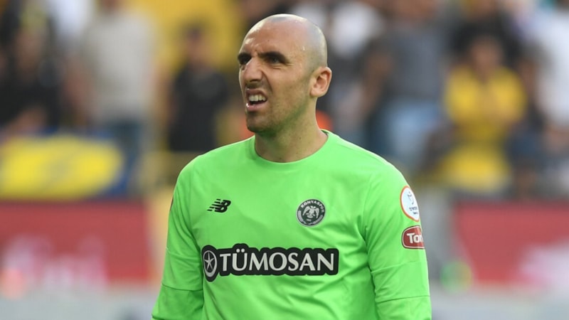 Konyaspor'da kaleci Bernardoni sözleşmesini feshetti