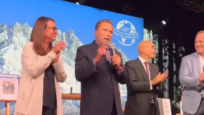 Arnold Schwarzenegger’ın saati açık artırmada 270 bin euroya satıldı