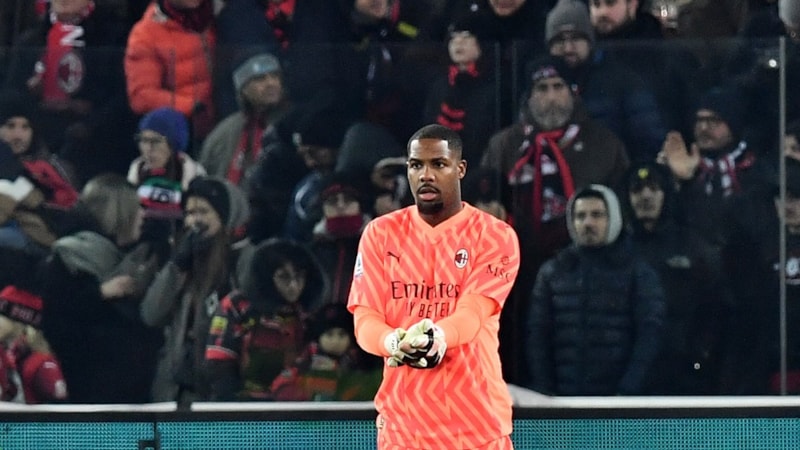 İtalya'da ırkçılık skandalı: Udinese-Milan maçı durdu