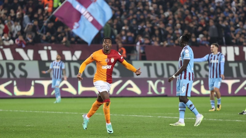 Galatasaray, Trabzonspor'u farklı geçti