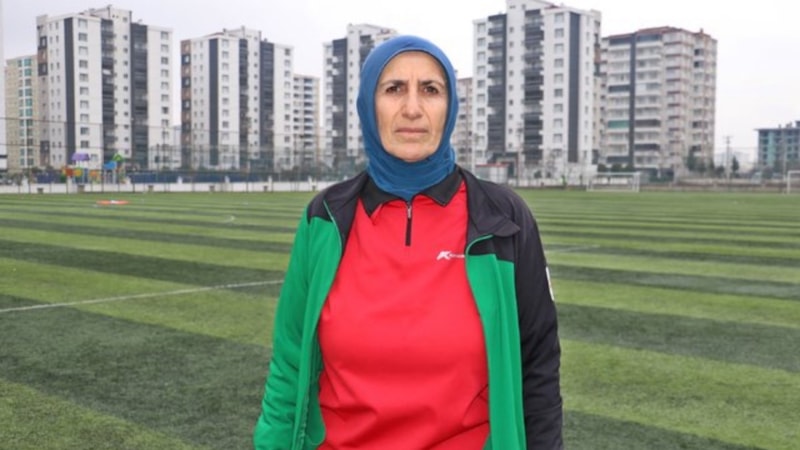 Diyarbakırlı Azize, teknik direktörlük kariyerindeki ilk maçında 9 farkla kazandı