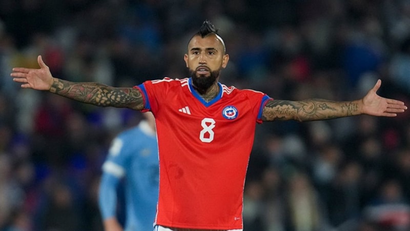 Arturo Vidal, yıllar sonra Colo Colo'ya döndü