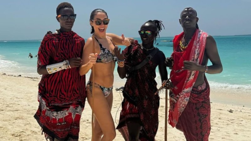 47'lik Zuhal Topal bikini giydi, Afrika'yı ateş bastı! 