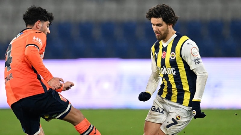 Ferdi Kadıoğlu: Hocamız isterse orta saha oynarım