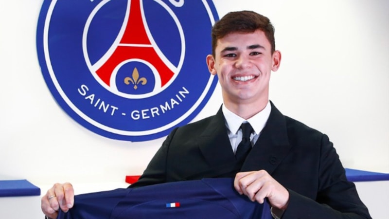 Paris Saint-Germain, Gabriel Moscardo'yu transfer etti