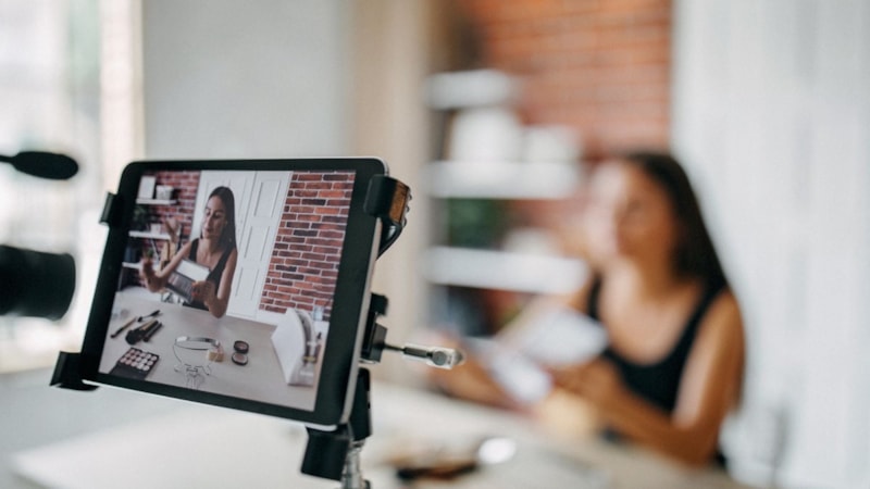 Influencer sertifikası nedir, nasıl alınır? Kimler influencer olabilir? Instagram, Tiktok, Youtube...