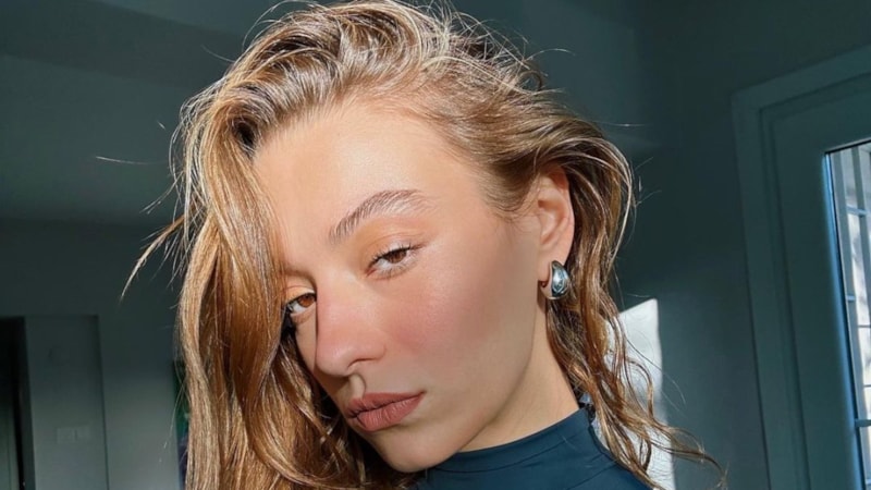 Gaddar'ın Aydan'ı Sümeyye Aydoğan belini açıkta bırakınca...