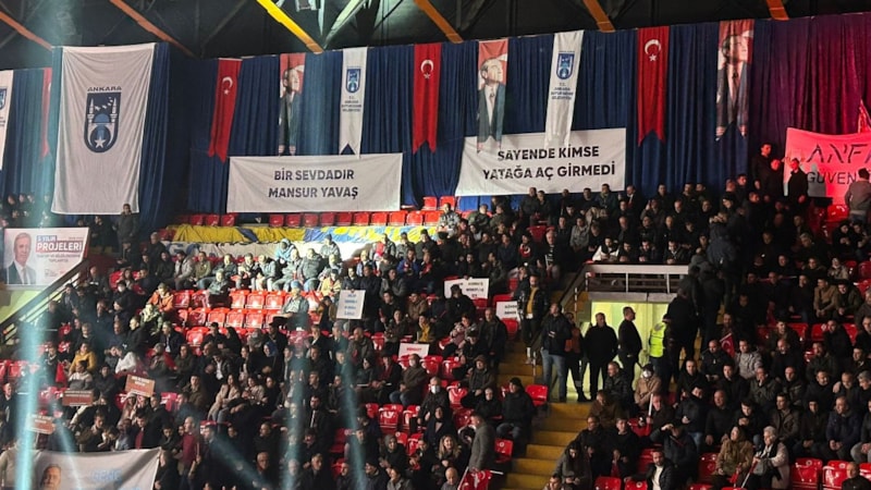 Mansur Yavaş'ın adaylık tanıtım toplantısında CHP logosu yer almadı