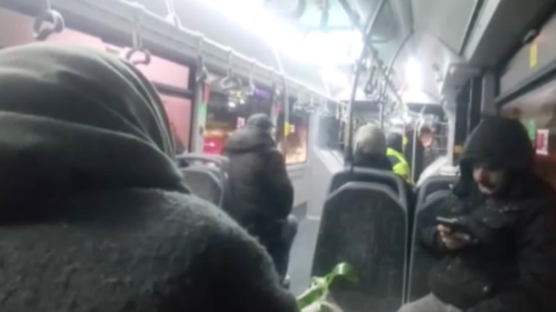 İstanbul'da metrobüs arızası! Yolcular dakikalarca bekledi