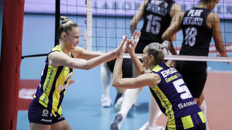 Kadın voleybolunda Fenerbahçe, Beşiktaş'ı devirdi