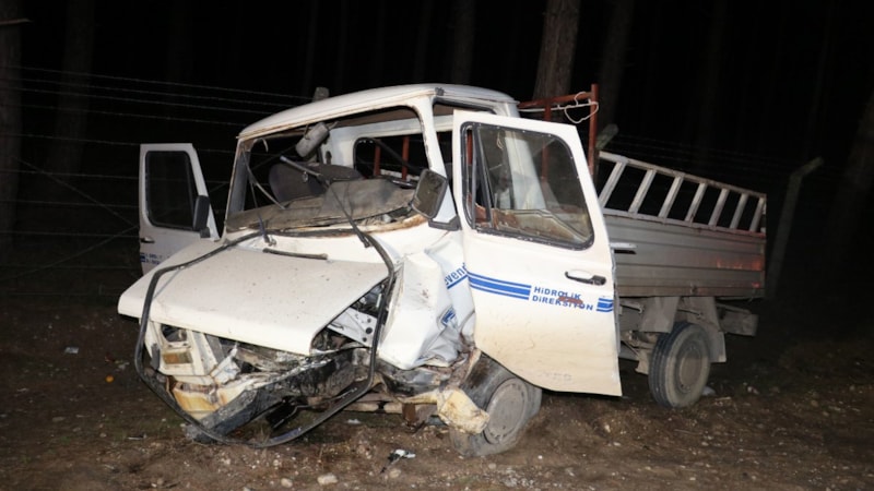 Antalya'da otomobil ile kamyonetin çarpıştığı kazada 1 kişi öldü