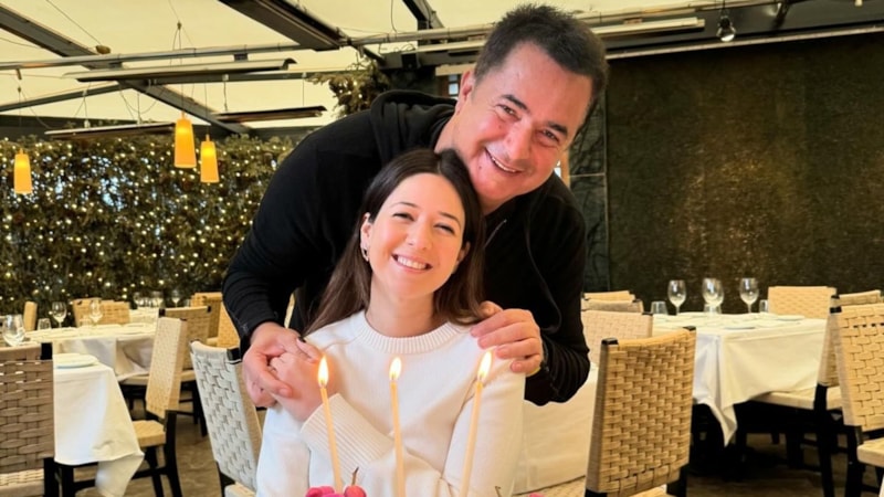 Acun Ilıcalı büyük kızı Banu'nun yeni yaşını kutladı! Sevgilisi Ayça Çağla Altunkaya da partideydi